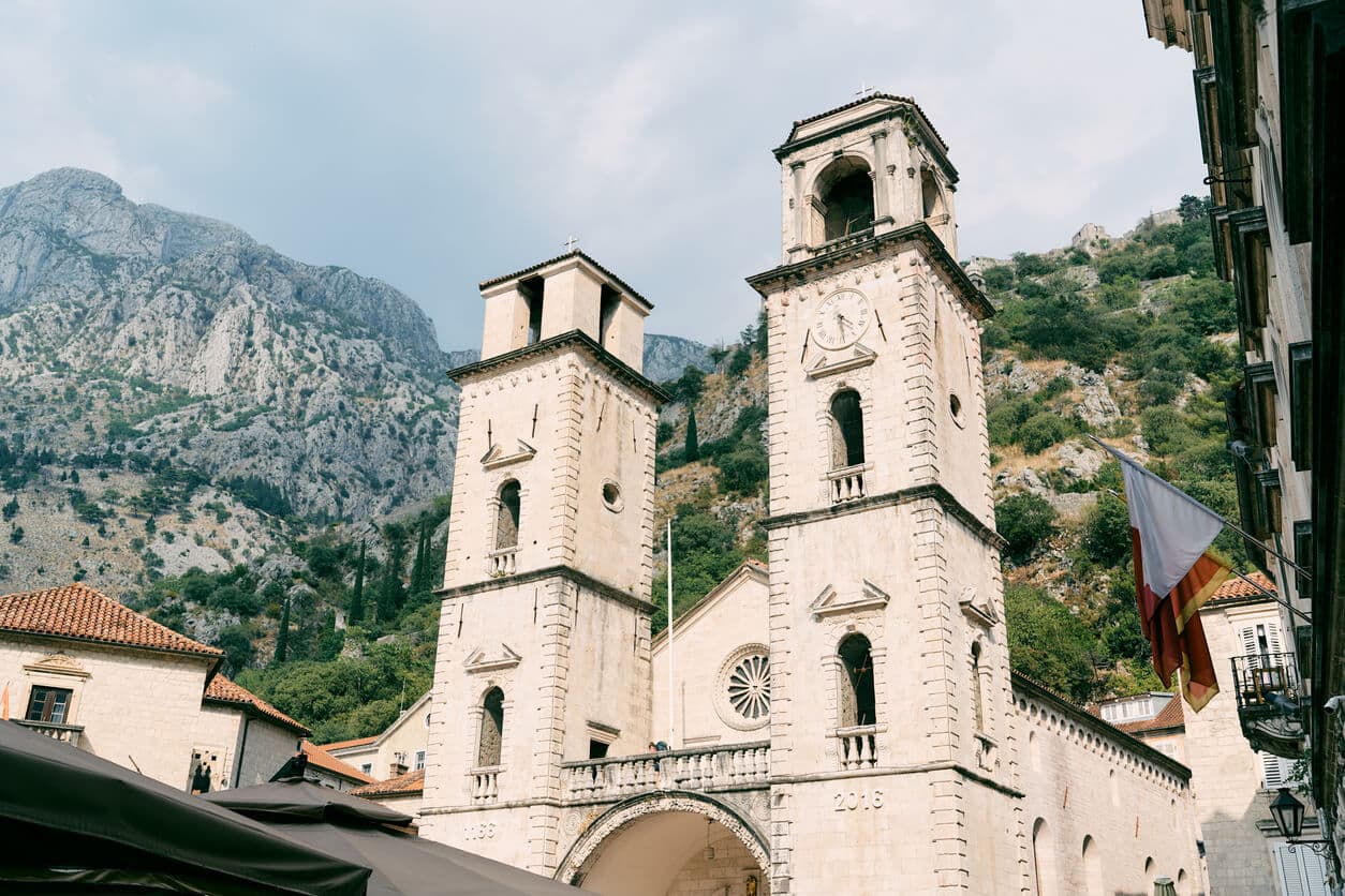 主座堂 St. Tryphon Cathedral