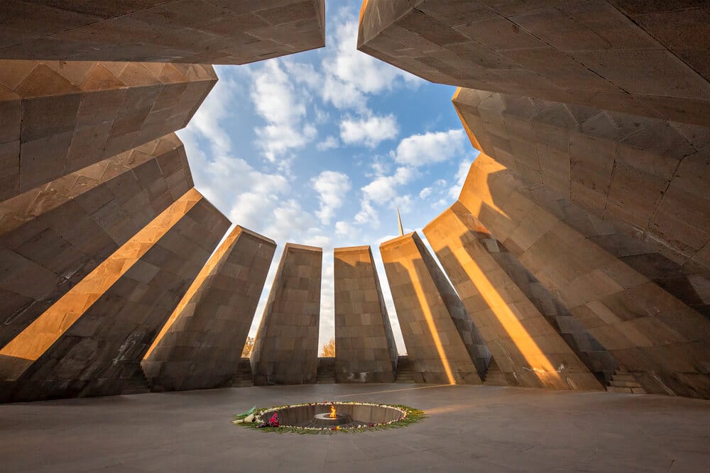 Tsitsernakaberd-armenian-genocide-memorial-complex_Armenia